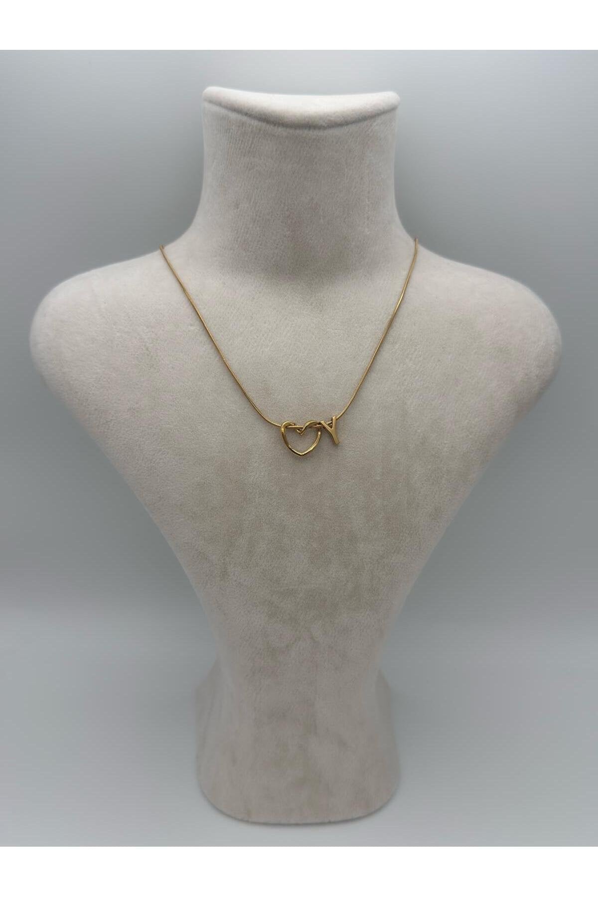 Kalp Detaylı Gold Kaplama Paslanmaz Çelik Harfli Kolye