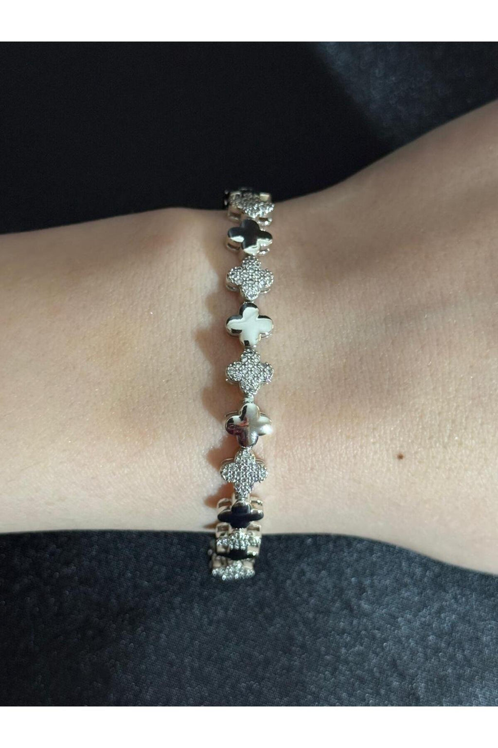 Sirena VIP Serisi - Zirkon Taşlı Gümüş Kaplama Yonca Model Paslanmaz Çelik Bileklik