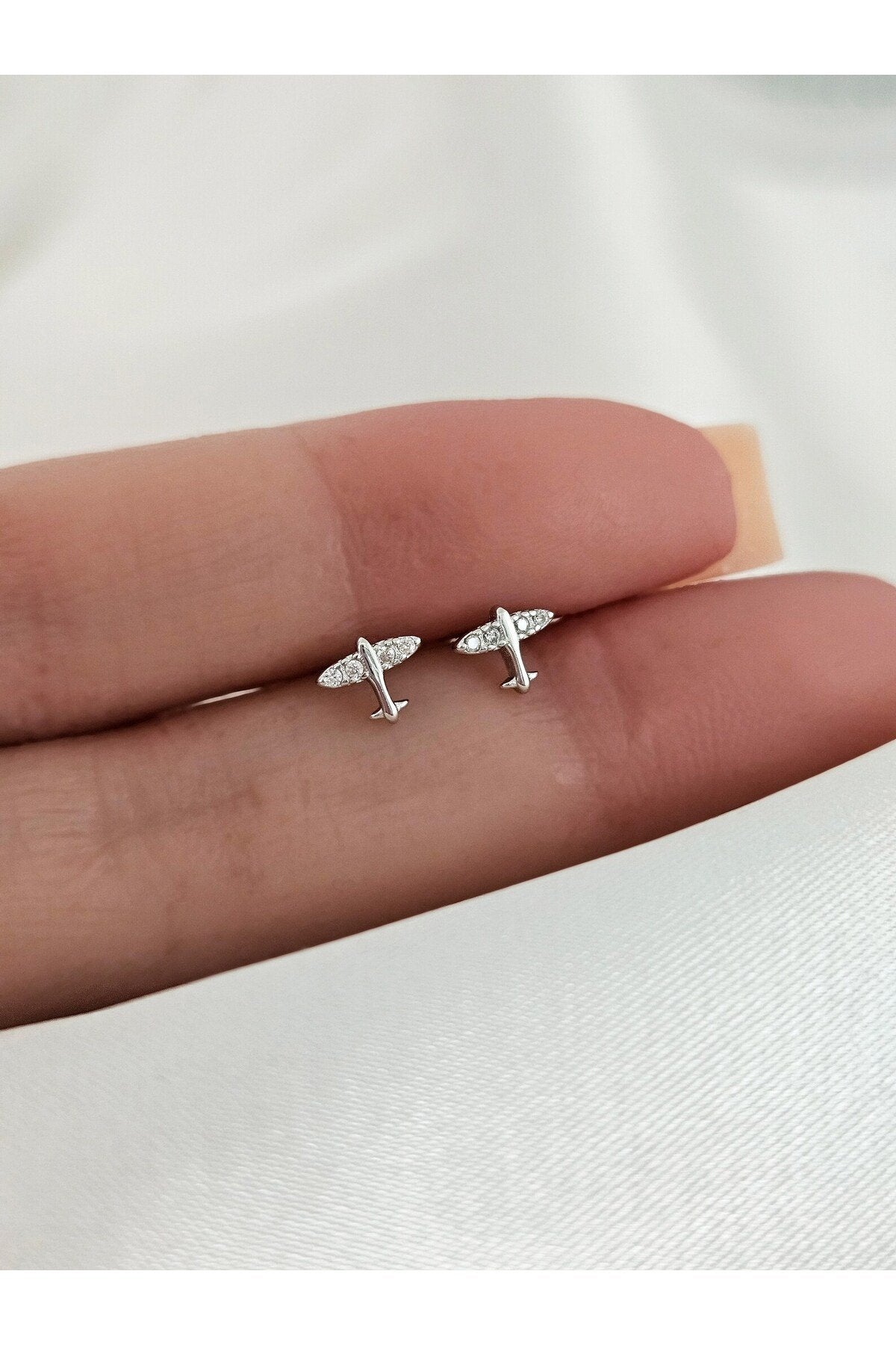 Uçak Tasarımlı Taşlı Gümüş Kaplama Tragus Piercing