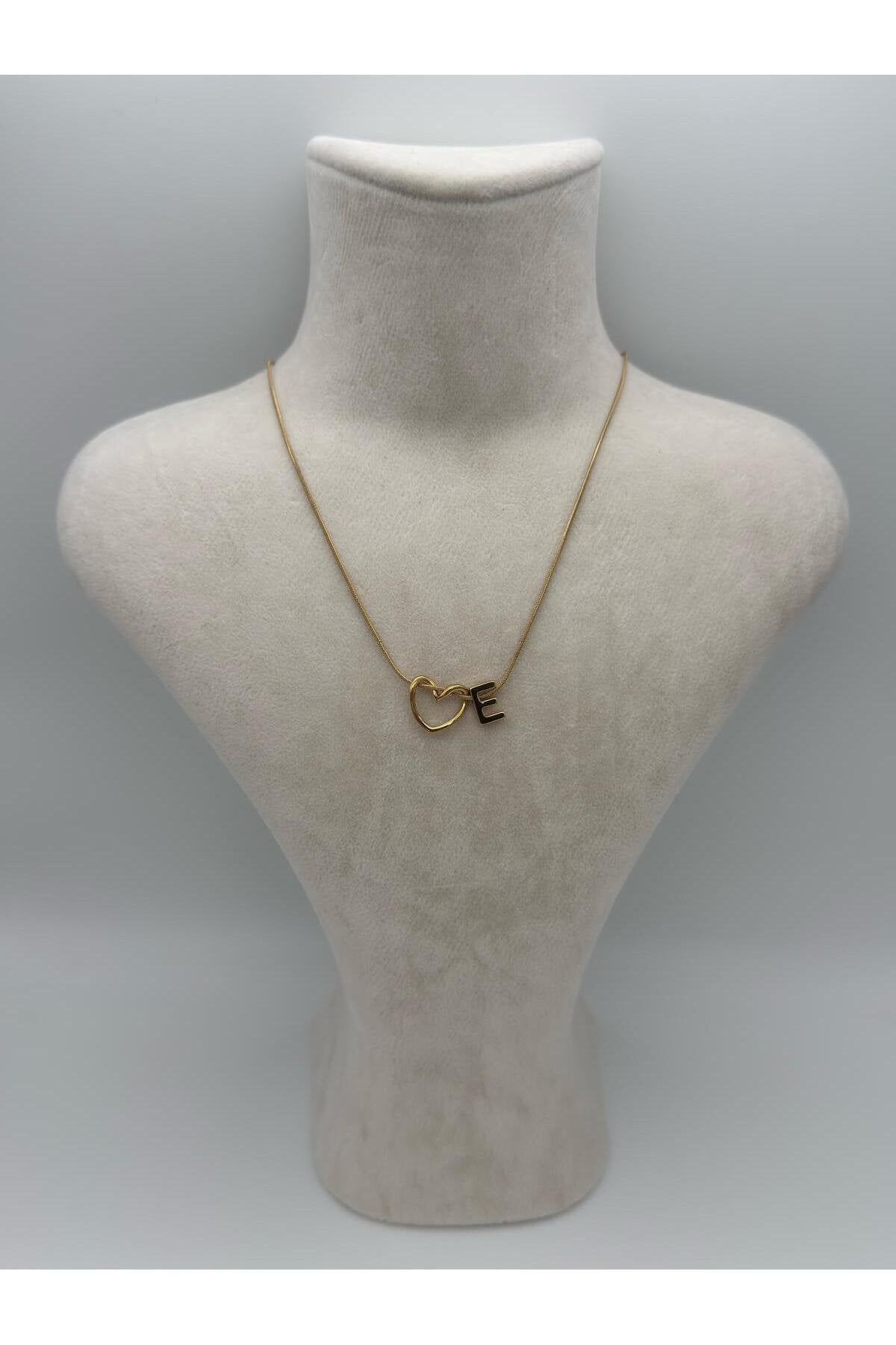 Kalp Detaylı Gold Kaplama Paslanmaz Çelik Harfli Kolye