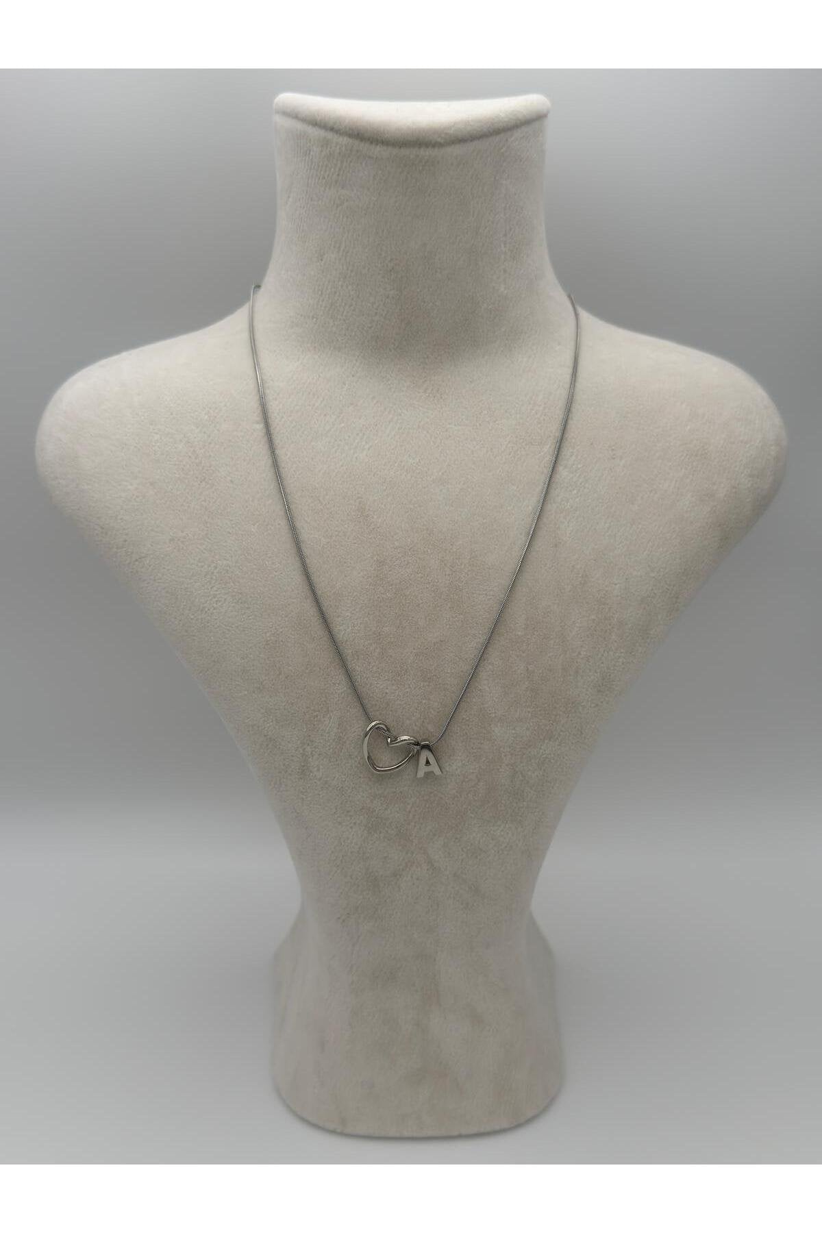 Kalp Detaylı Gümüş Kaplama Paslanmaz Çelik Harfli Kolye