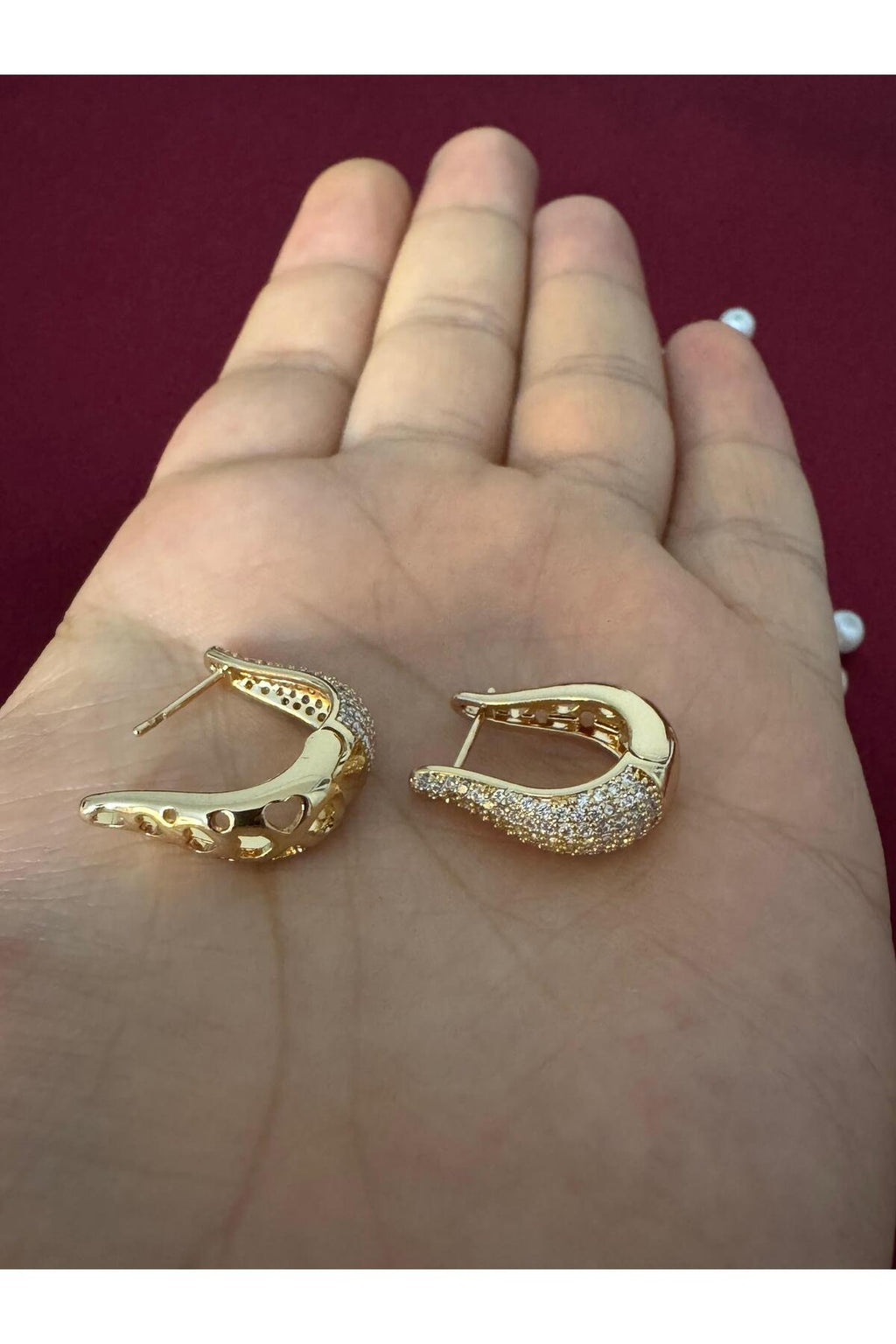 Sirena VIP Serisi-Parlayan Aşk Kalp ve Zirkon Taş Detaylı Gold Kaplama Paslanmaz Çelik Küpe