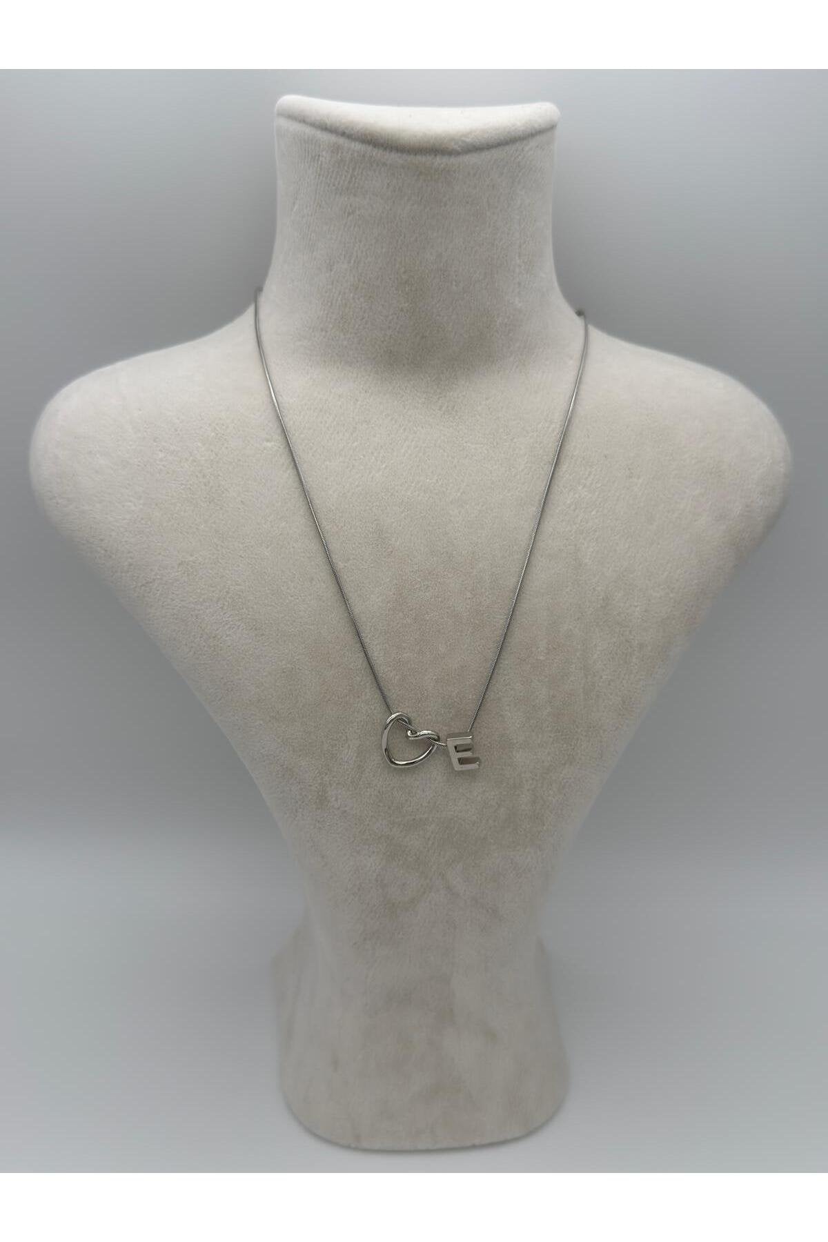 Kalp Detaylı Gümüş Kaplama Paslanmaz Çelik Harfli Kolye