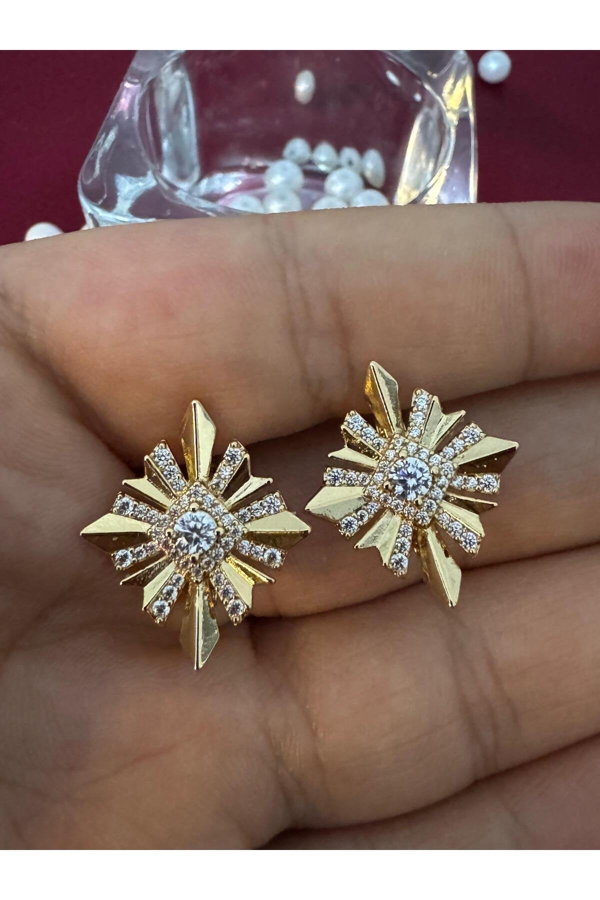 Sirena VIP Serisi-Asil Parıltı Zirkon Taş Detaylı Gold Kaplama Paslanmaz Çelik Küpe