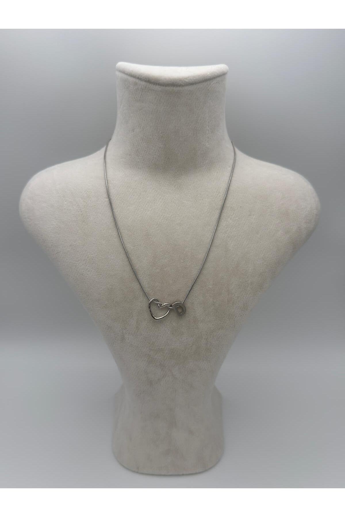 Kalp Detaylı Gümüş Kaplama Paslanmaz Çelik Harfli Kolye