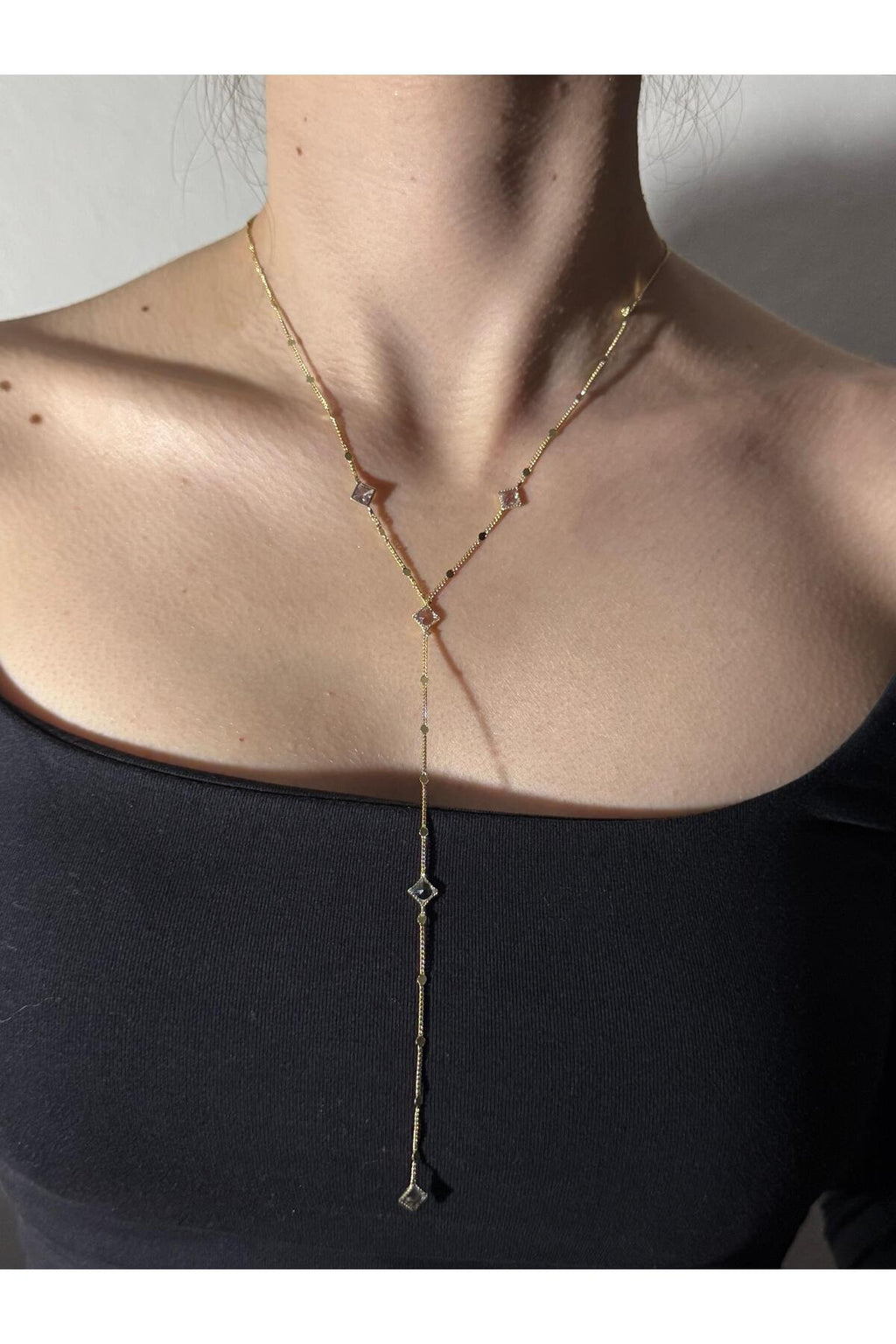 Dörtgen Zirkon Taş Detaylı Gold Kaplama Çelik Y Kolye