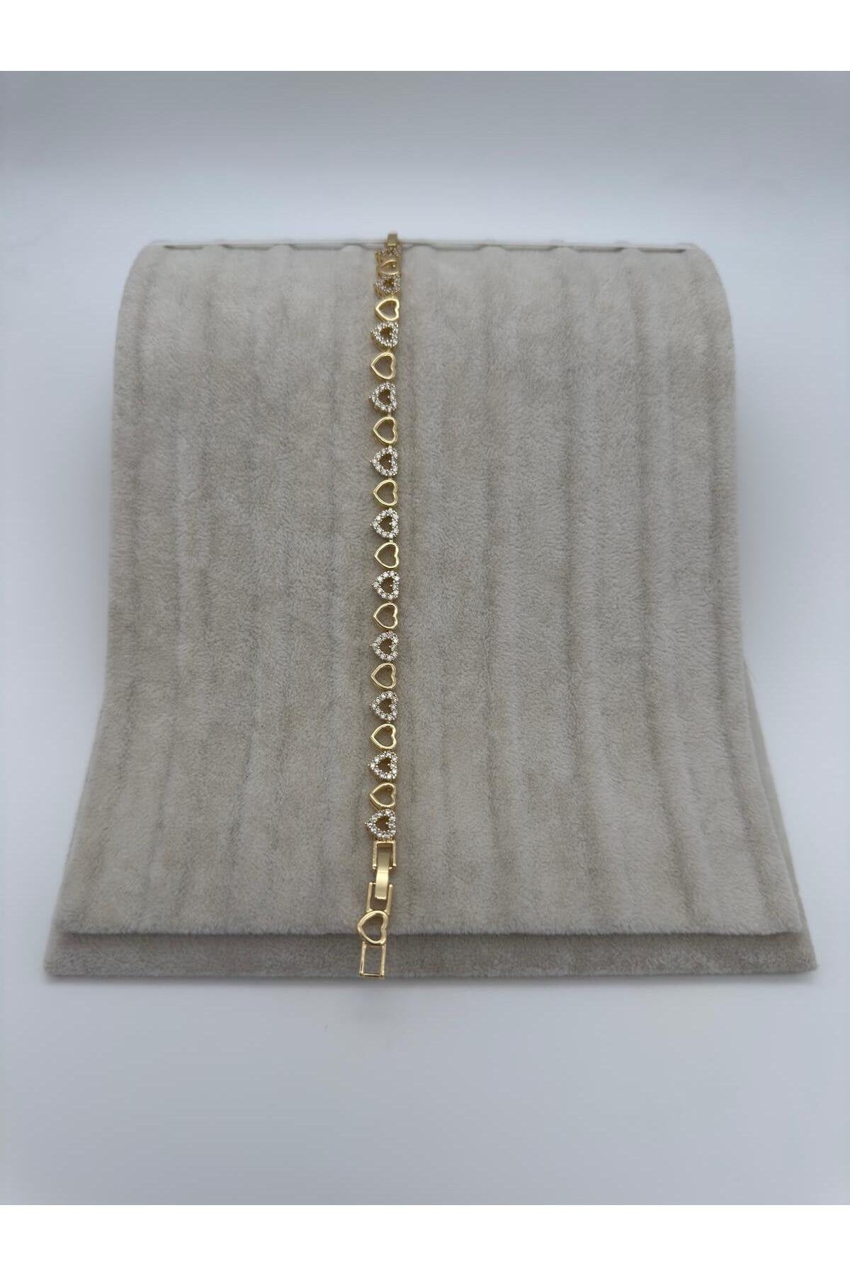 Sıralı Parlak Kalpler Gold Kaplama Paslanmaz Çelik Bileklik