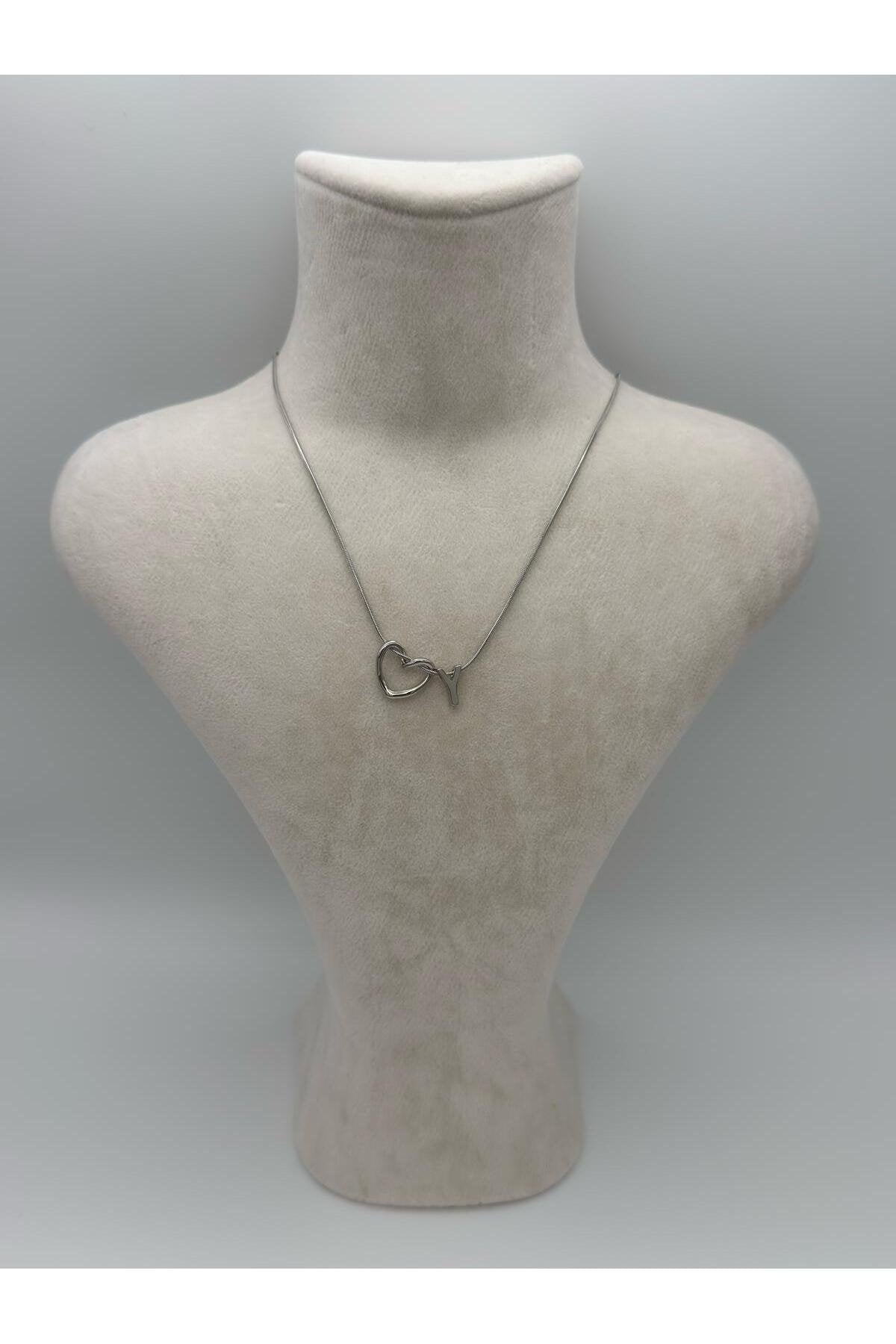 Kalp Detaylı Gümüş Kaplama Paslanmaz Çelik Harfli Kolye