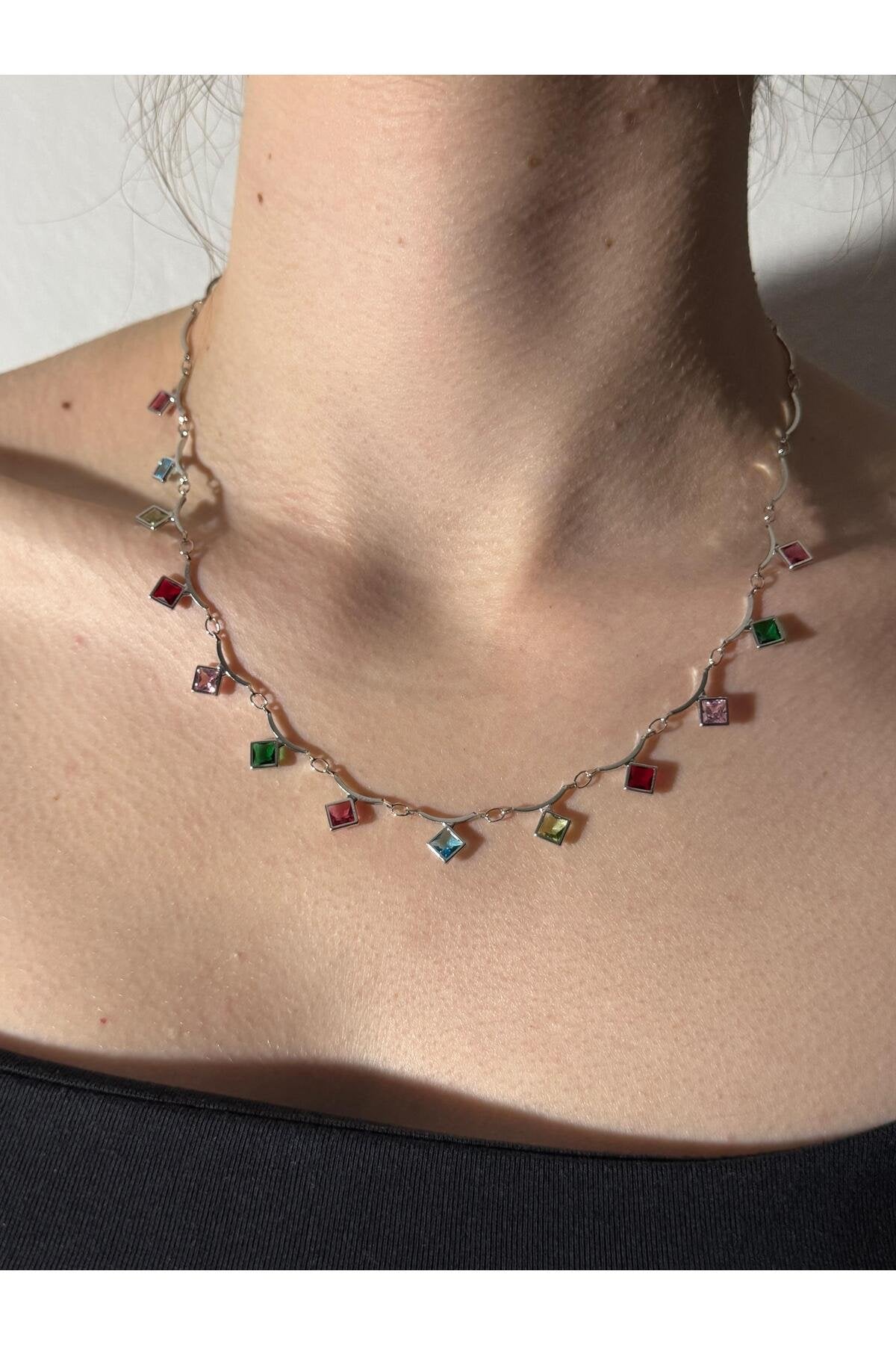 Renkli Kare Taşlı Gümüş Kolye
