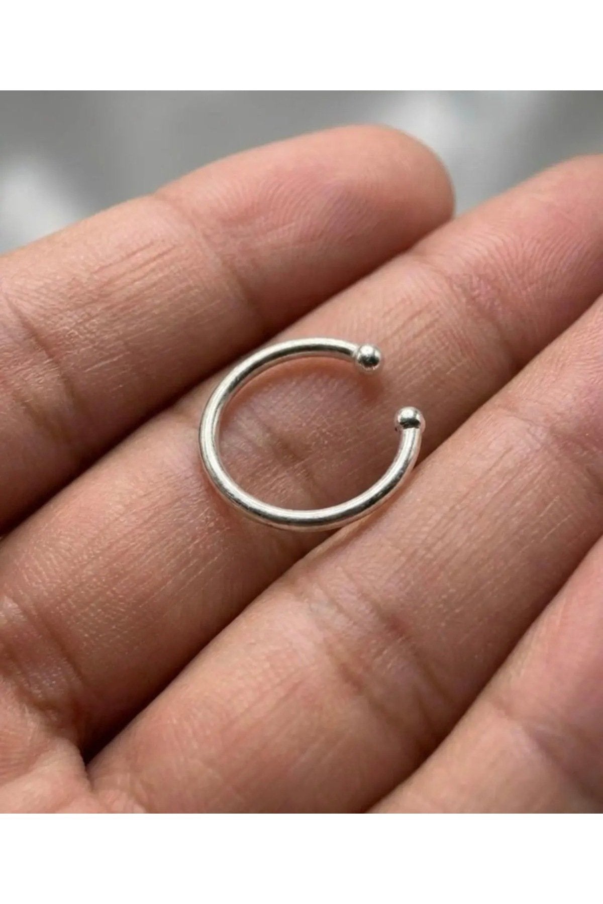 925 Ayar Gümüş Delik Gerektirmeyen Sıkıştırmalı Halka Burun Piercingi