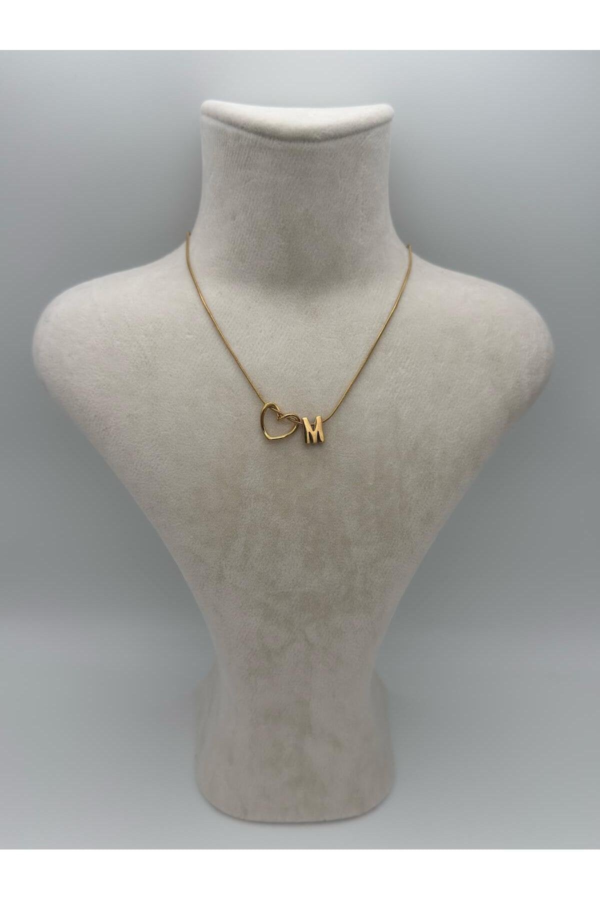 Kalp Detaylı Gold Kaplama Paslanmaz Çelik Harfli Kolye