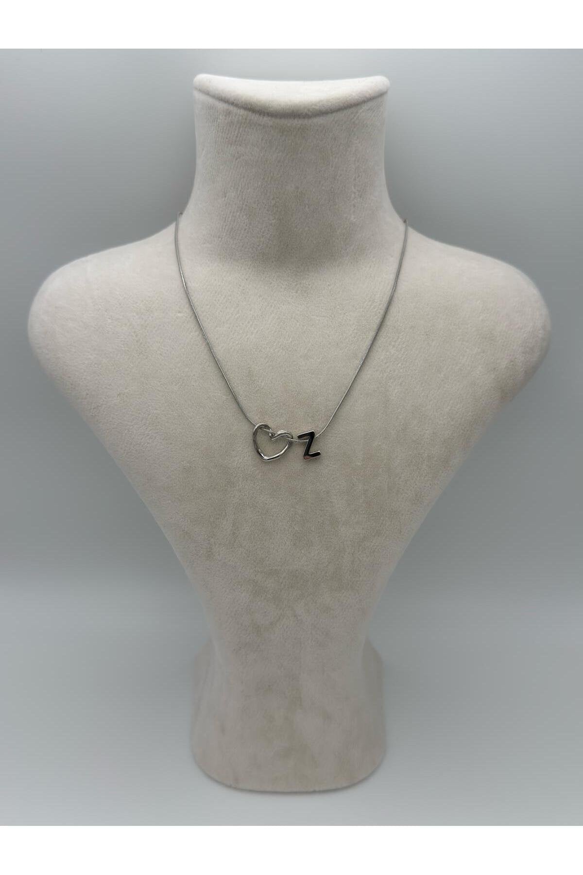 Kalp Detaylı Gümüş Kaplama Paslanmaz Çelik Harfli Kolye