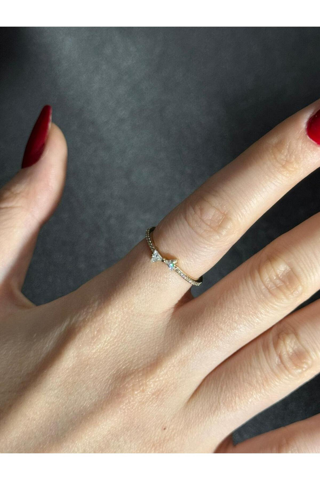 Kurdele Detaylı Zirkon Taşlı Gold Kaplama Paslanmaz Çelik Yüzük