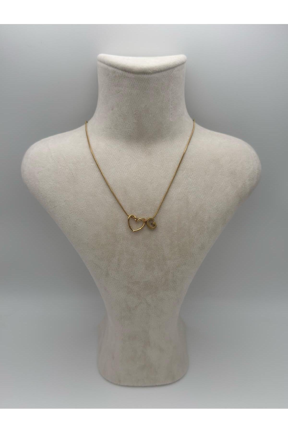 Kalp Detaylı Gold Kaplama Paslanmaz Çelik Harfli Kolye