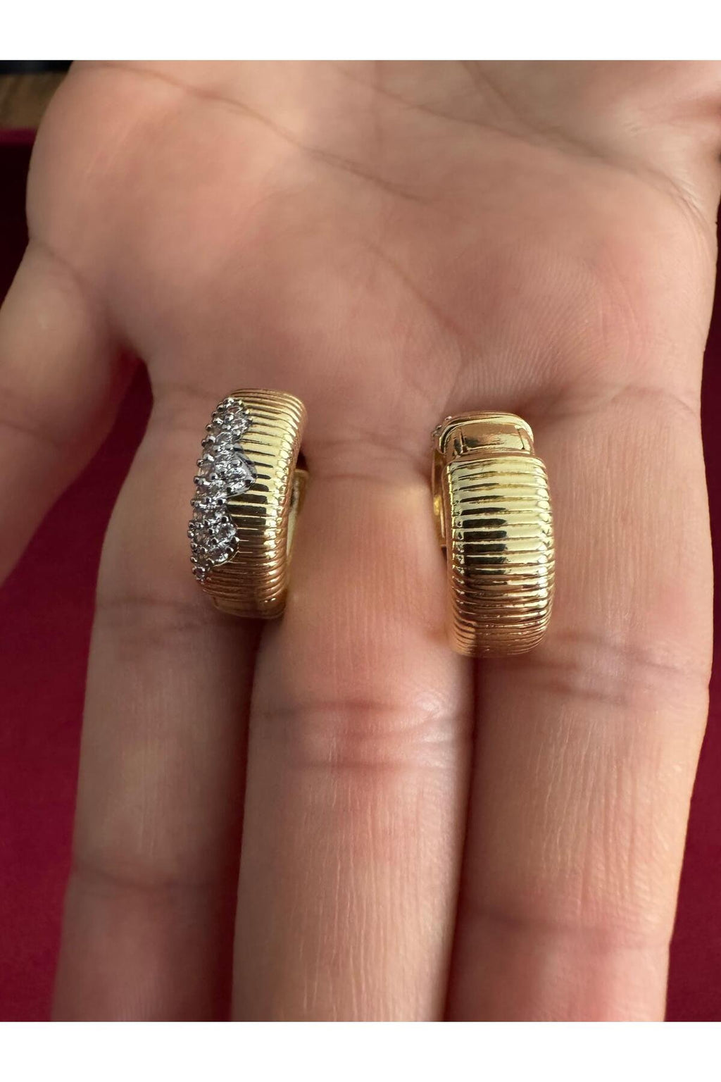 Sirena VIP Serisi-Işıltı Dokusu Gold Kaplama Paslanmaz Çelik Küpe