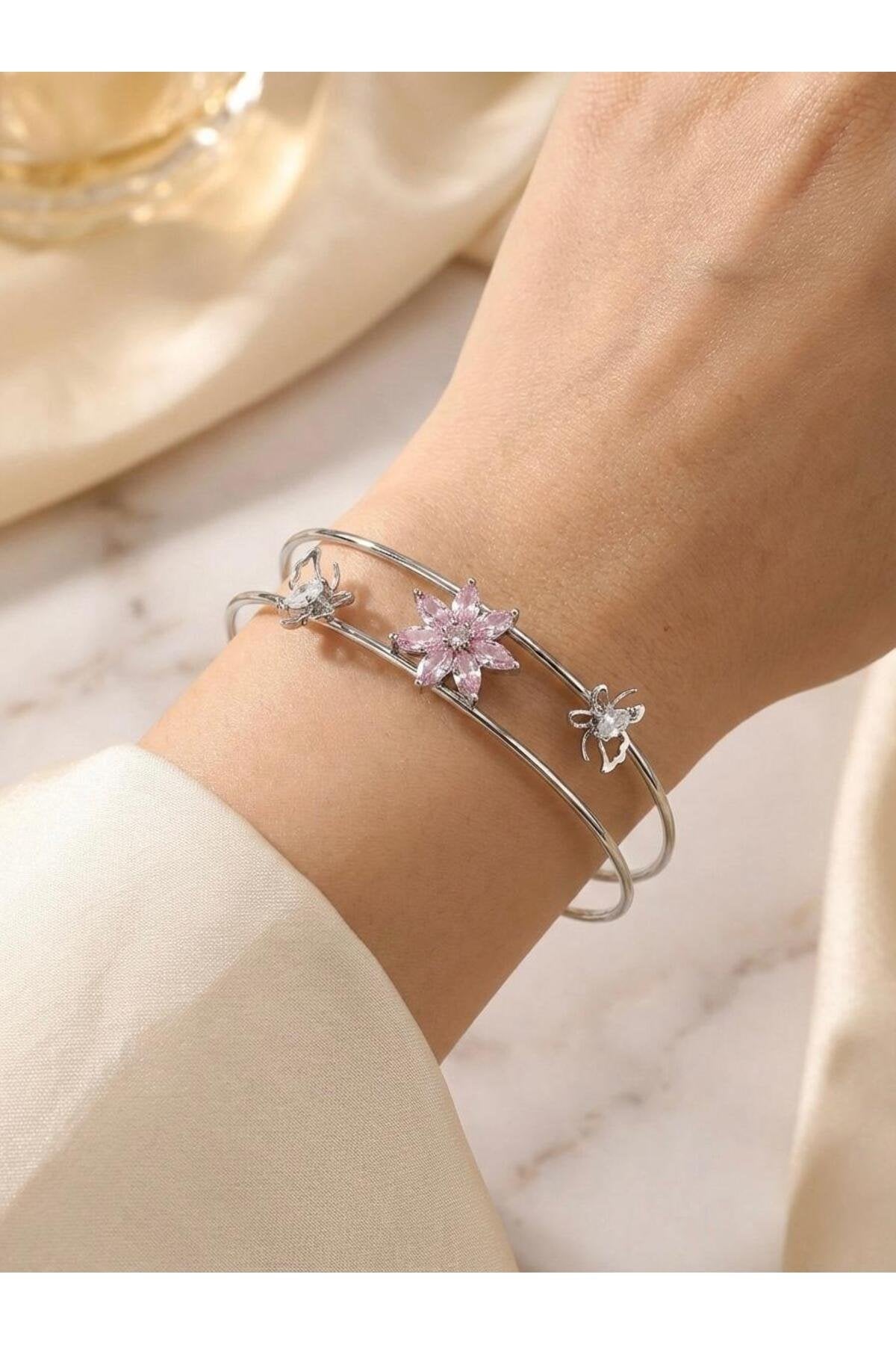 Pembe Lotus Çiçeği Kelebek Detaylı Paslanmaz Çelik Ayarlanabilir Gümüş Bileklik