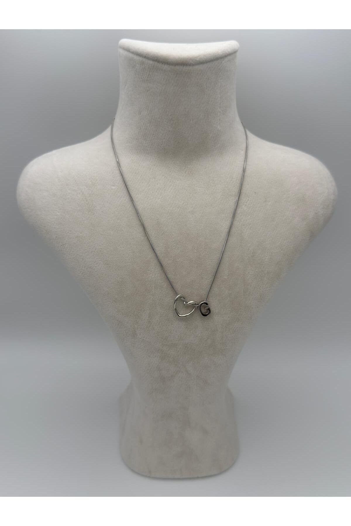 Kalp Detaylı Gümüş Kaplama Paslanmaz Çelik Harfli Kolye
