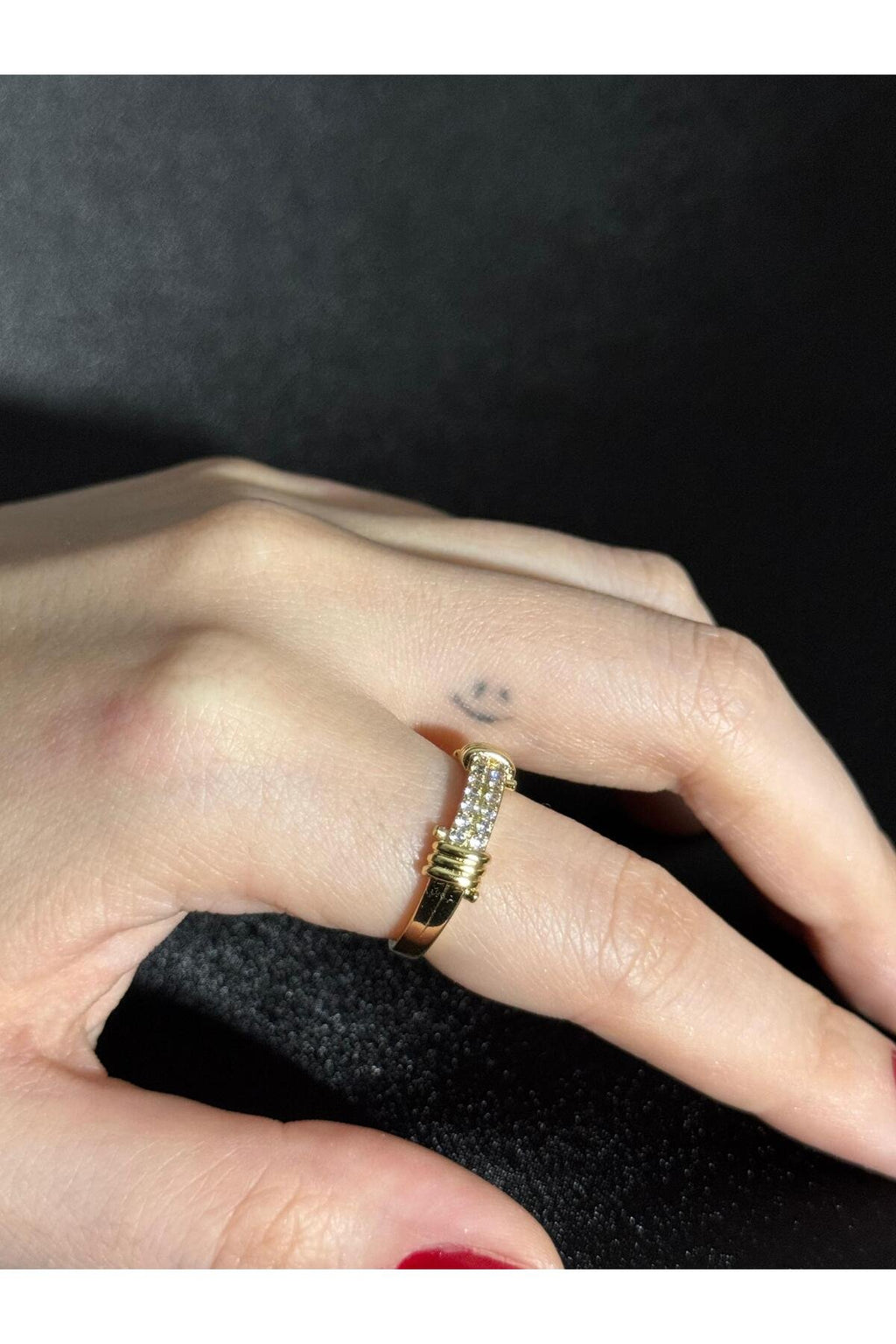 Işık Hattı Zirkon Taş Detaylı Gold Kaplama Paslanmaz Çelik Yüzük