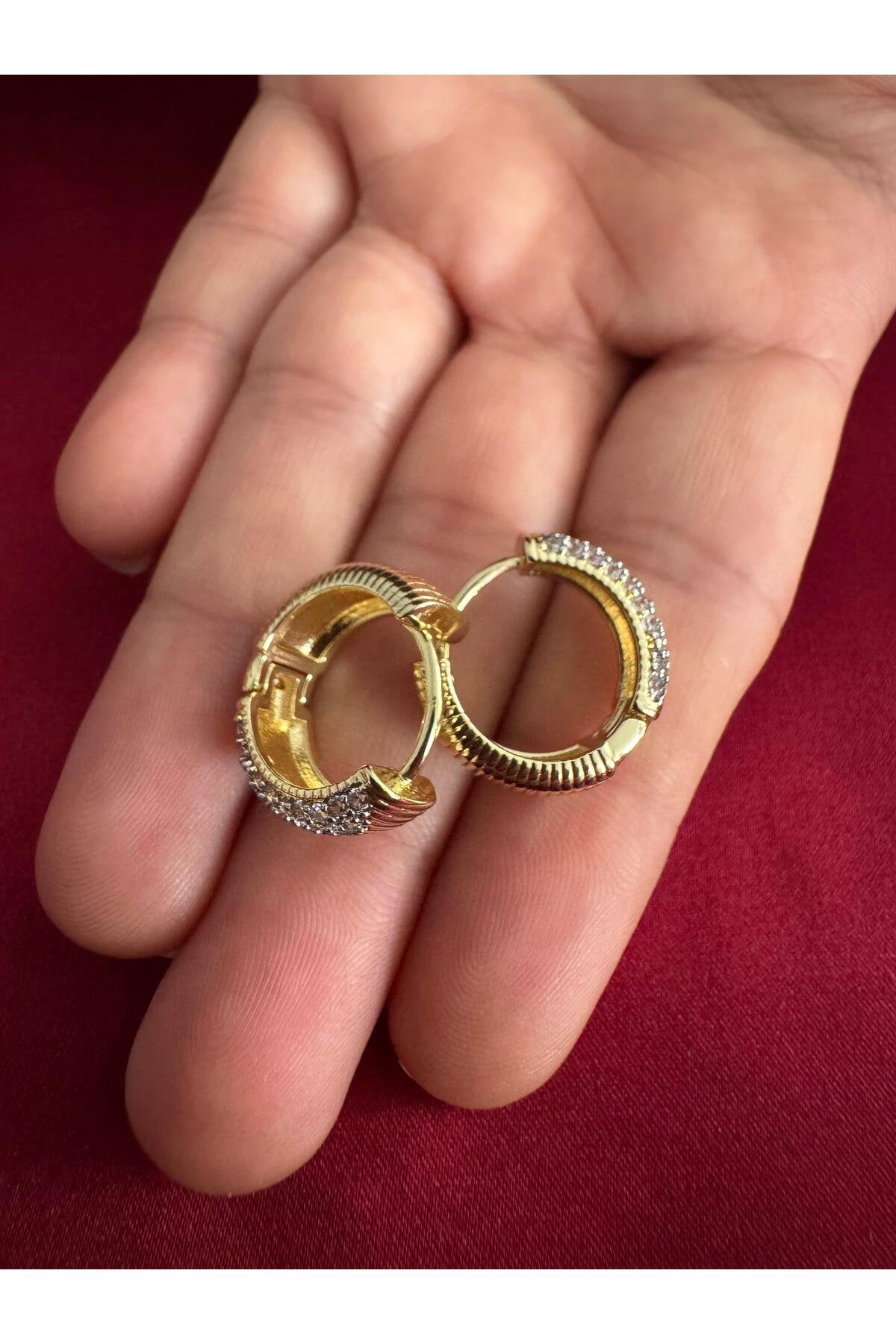 Sirena VIP Serisi-Işıltı Dokusu Gold Kaplama Paslanmaz Çelik Küpe