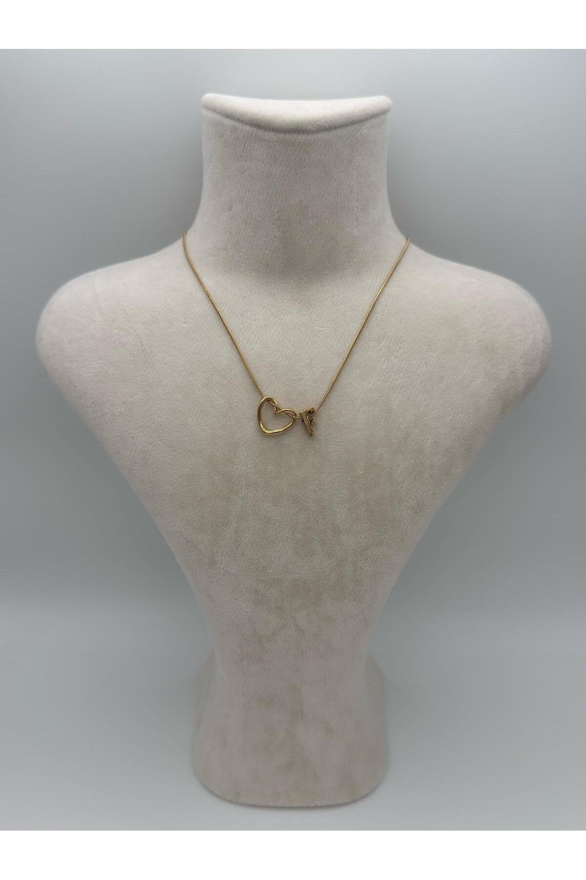 Kalp Detaylı Gold Kaplama Paslanmaz Çelik Harfli Kolye