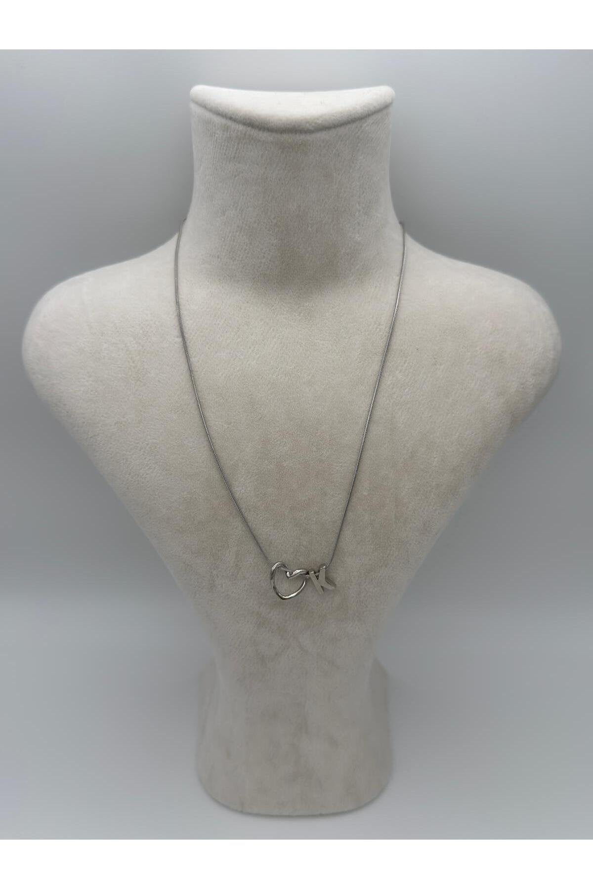 Kalp Detaylı Gümüş Kaplama Paslanmaz Çelik Harfli Kolye