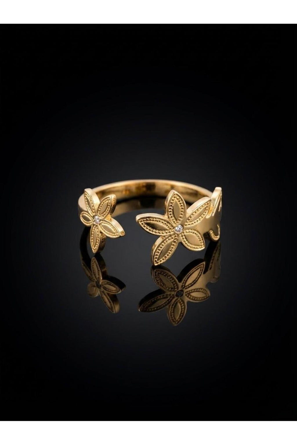 Taş Detaylı İşlemeli Çiçek Tasarımlı Gold Kaplama Yüzük