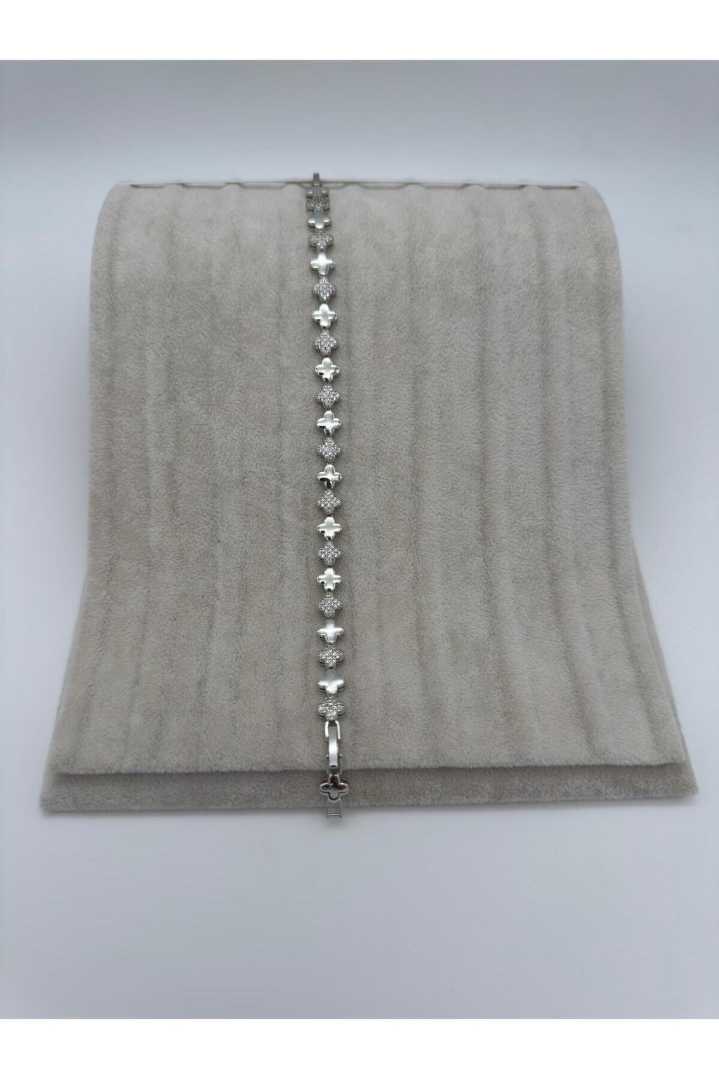 Sirena VIP Serisi - Zirkon Taşlı Gümüş Kaplama Yonca Model Paslanmaz Çelik Bileklik