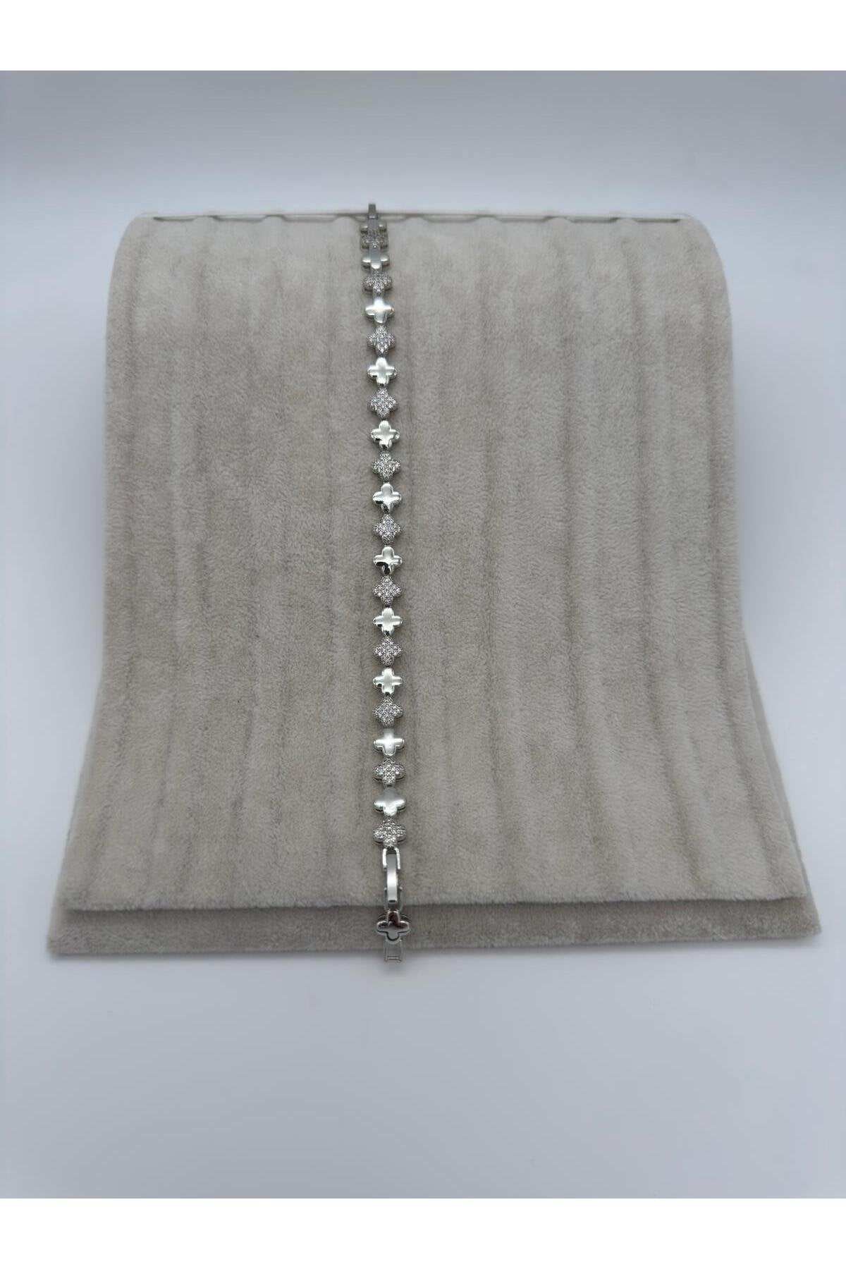 Sirena VIP Serisi - Zirkon Taşlı Gümüş Kaplama Yonca Model Paslanmaz Çelik Bileklik