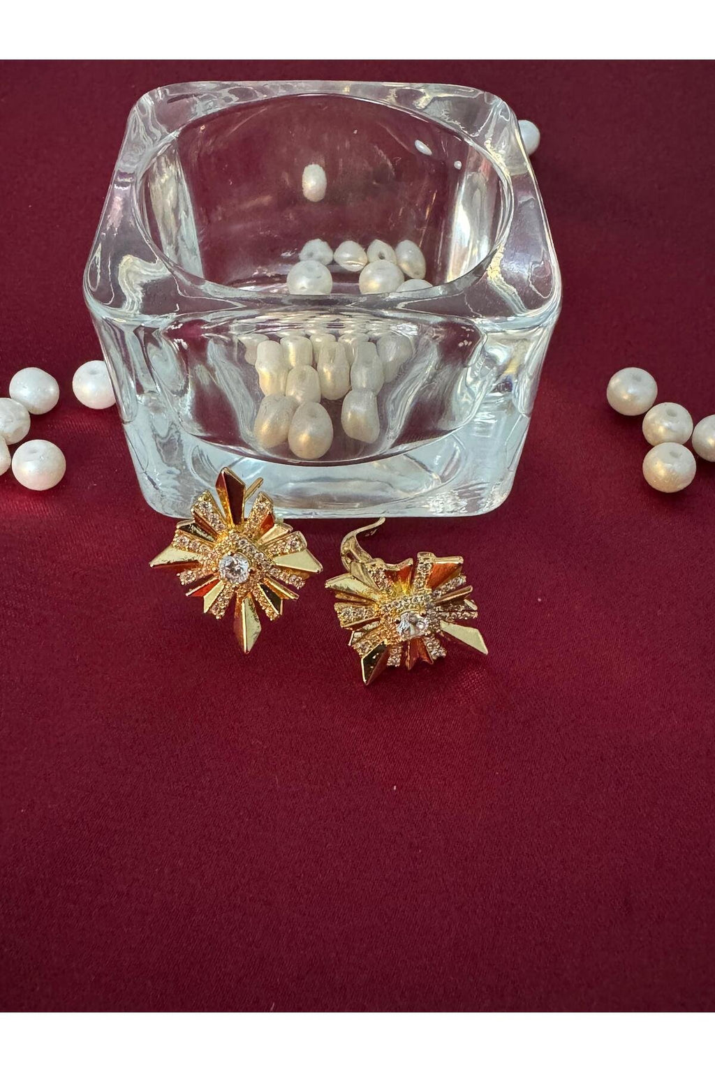 Sirena VIP Serisi-Asil Parıltı Zirkon Taş Detaylı Gold Kaplama Paslanmaz Çelik Küpe