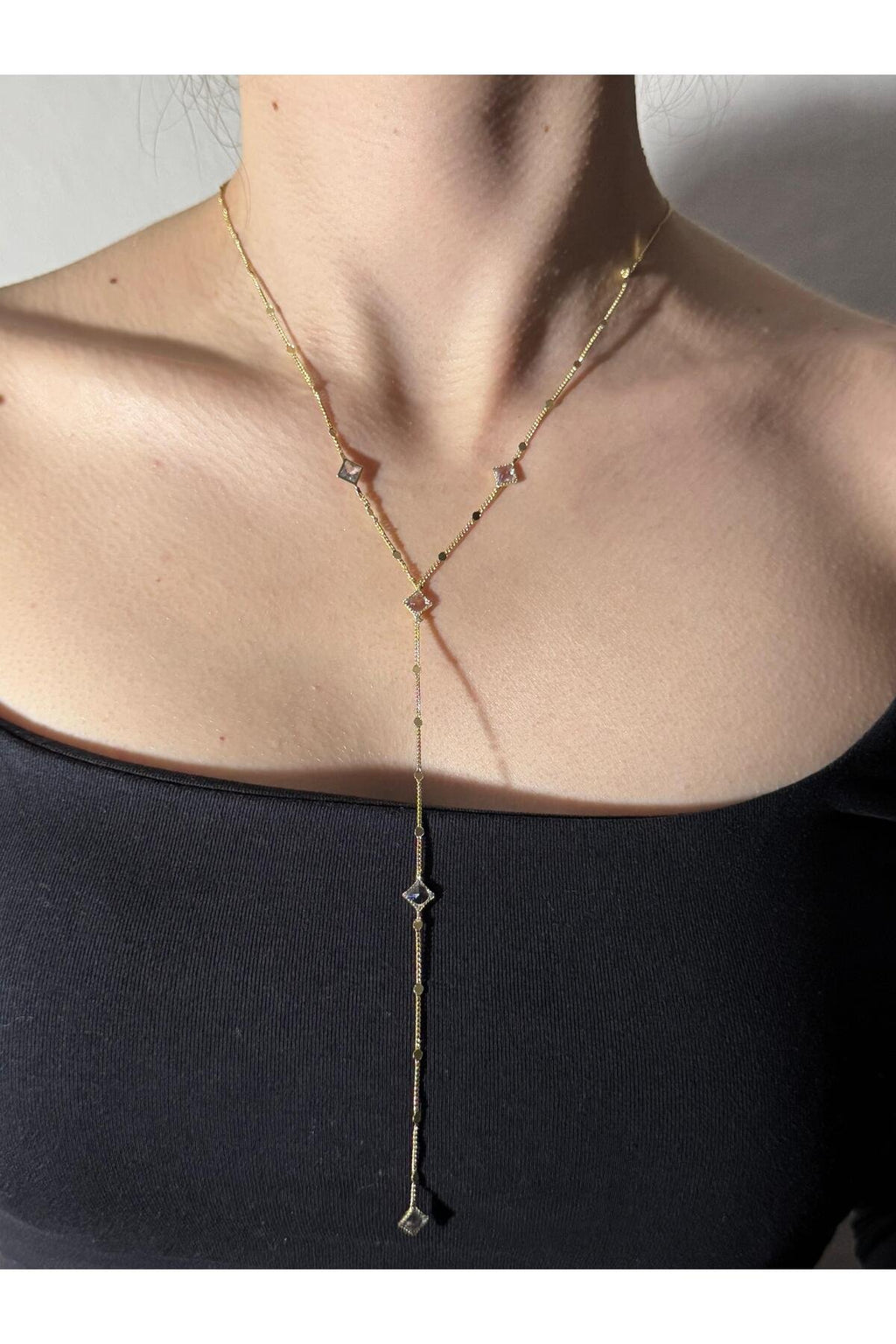 Dörtgen Zirkon Taş Detaylı Gold Kaplama Çelik Y Kolye