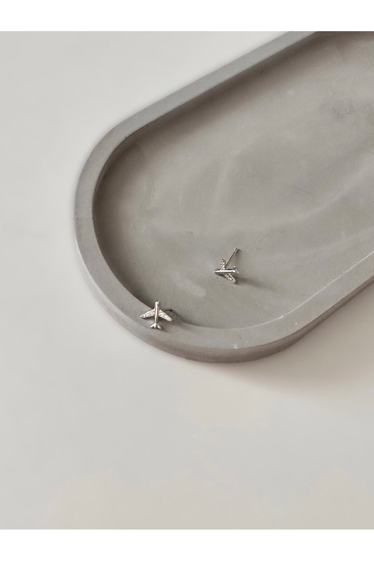 Uçak Tasarımlı Taşlı Gümüş Kaplama Tragus Piercing