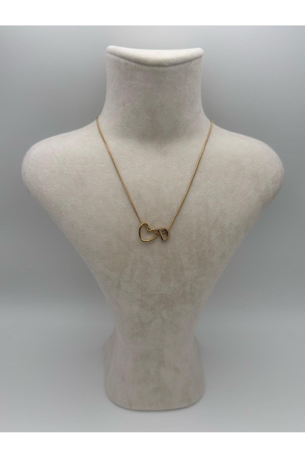 Kalp Detaylı Gold Kaplama Paslanmaz Çelik Harfli Kolye