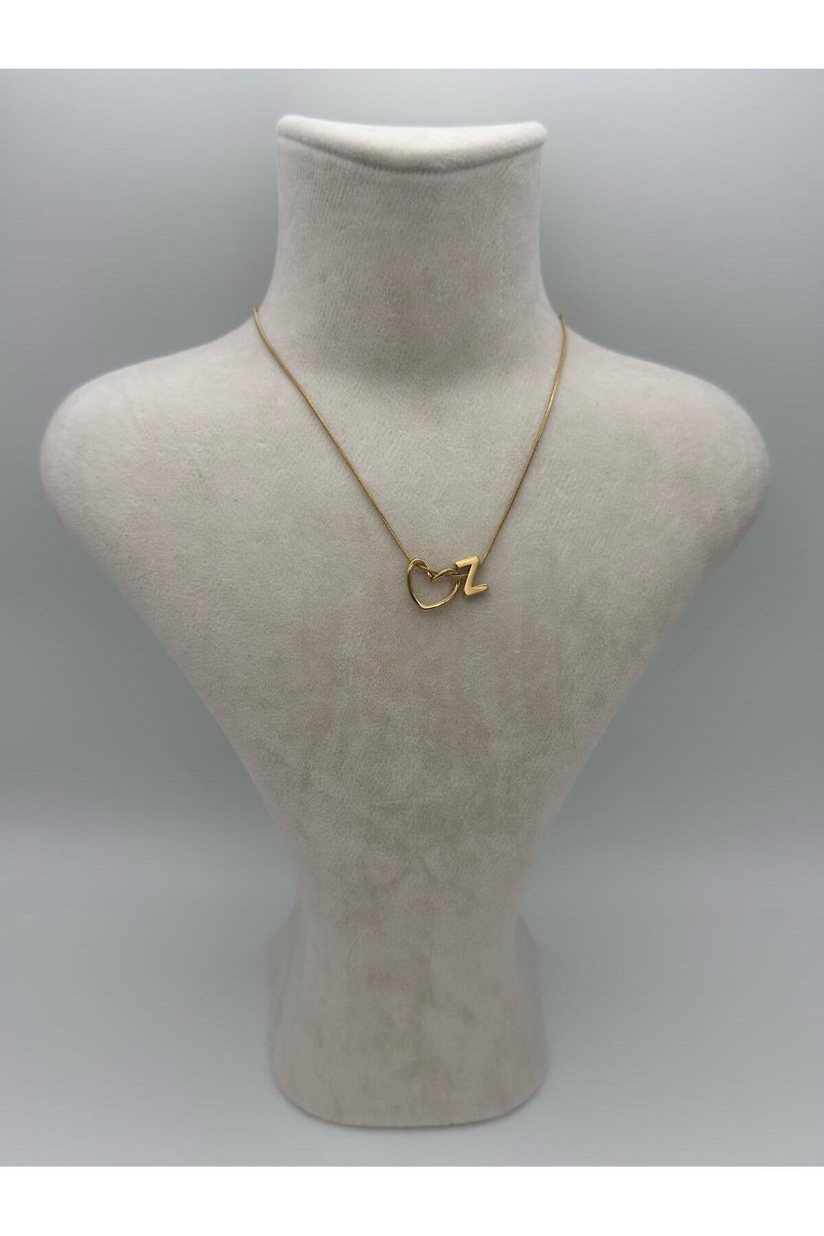 Kalp Detaylı Gold Kaplama Paslanmaz Çelik Harfli Kolye