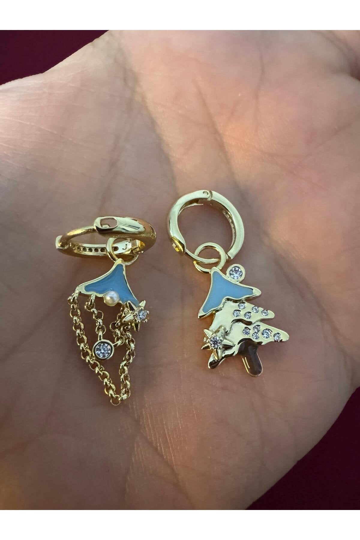 Sirena VIP Serisi-Çam Ağacı Tasarımlı Zirkon Taşlı Sallantılı Gold Kaplama Paslanmaz Çelik Küpe