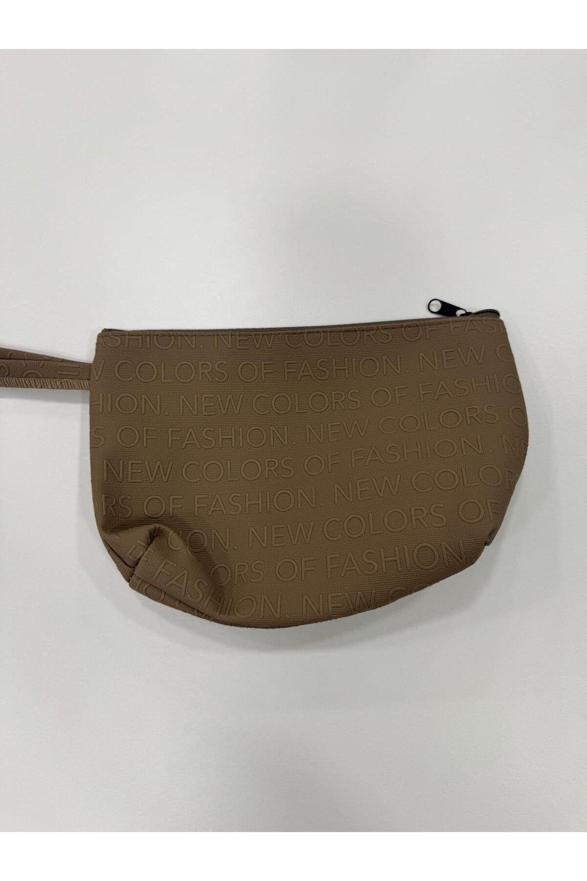 New Colors Of Fashion Yazılı Kahverengi Suni Deri Makyaj Çantası